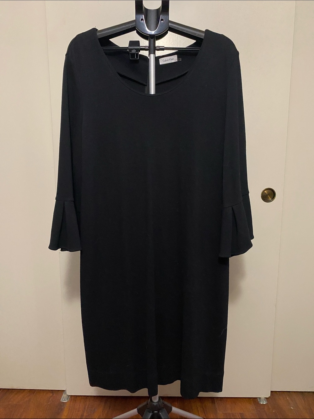 Calvin Klein Black Long-Sleeve Shift Dress with Bell Cuffs